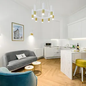 Luxurious Studio Old Town By Renters Posen